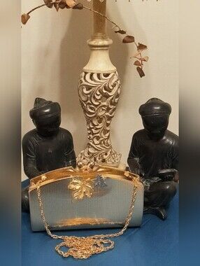 ​VTG RODO Italy Gold Metal Hardcase Minaudiere Evening Clutch Acorn Leaf Bag